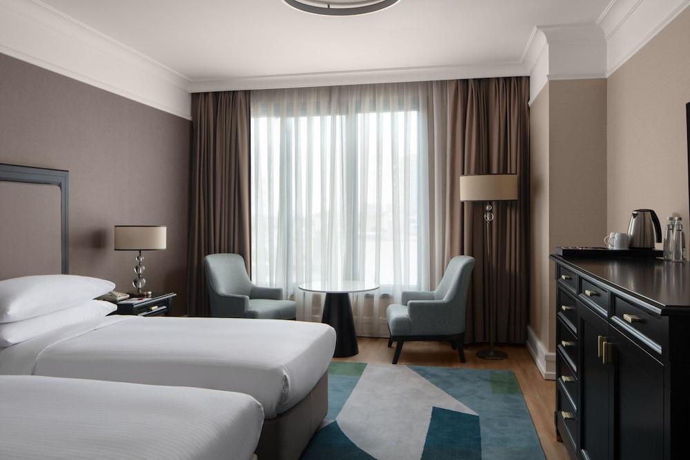 Istanbul Marriott Hotel Pendik Room Type - Superior Room, 1 King Bed, Sea View