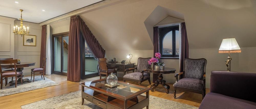 Palazzo Donizetti Hotel Room Type - Royal Suite, 1 King Bed, Sea View