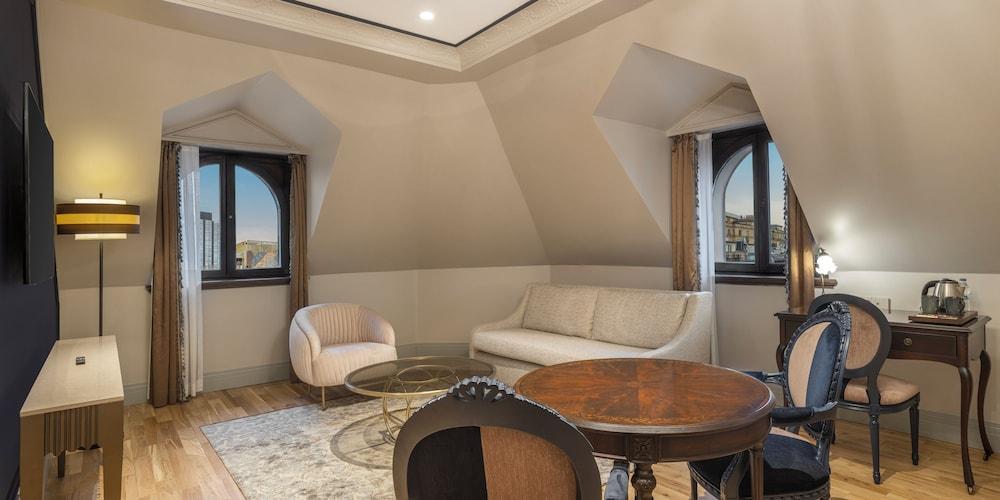 Palazzo Donizetti Hotel Room Type - Suite, 1 King Bed, City View (Pera)
