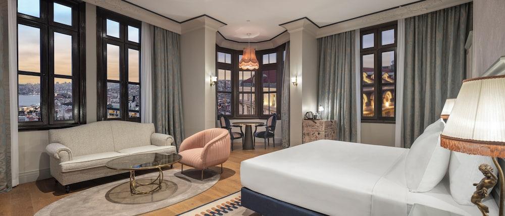 Palazzo Donizetti Hotel Room Type - Junior Suite, 1 King Bed, Corner (View)