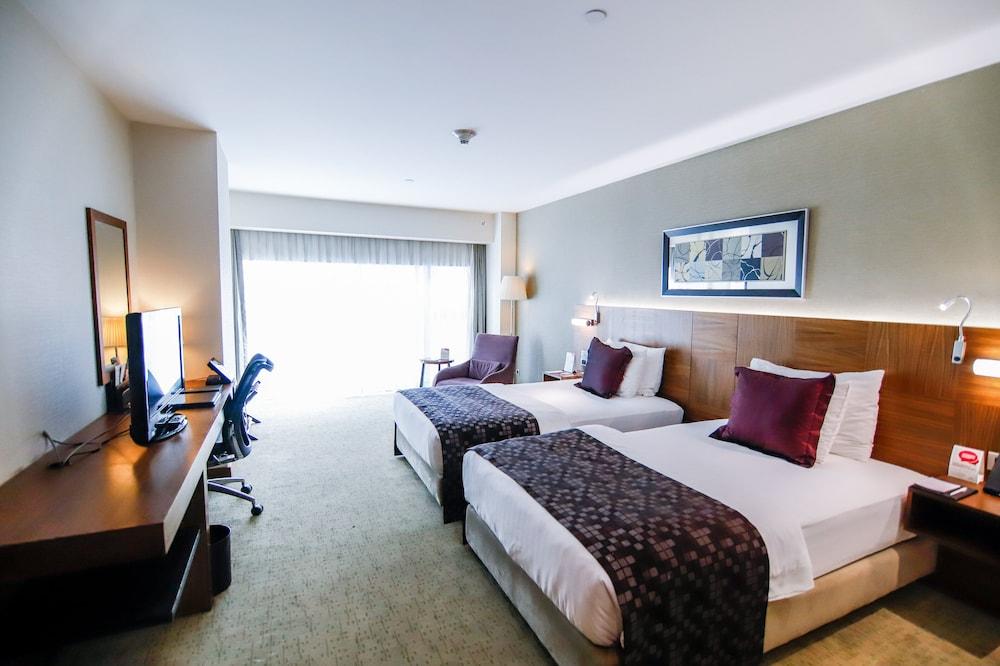 CROWNE PLAZA ISTANBUL HARBIYE HOTEL Room Type - Standard Twin Room