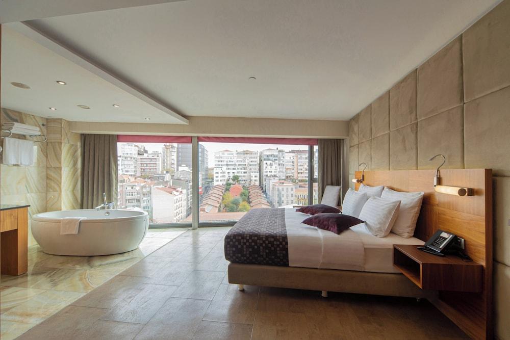 CROWNE PLAZA ISTANBUL HARBIYE HOTEL - Tap to explore photos