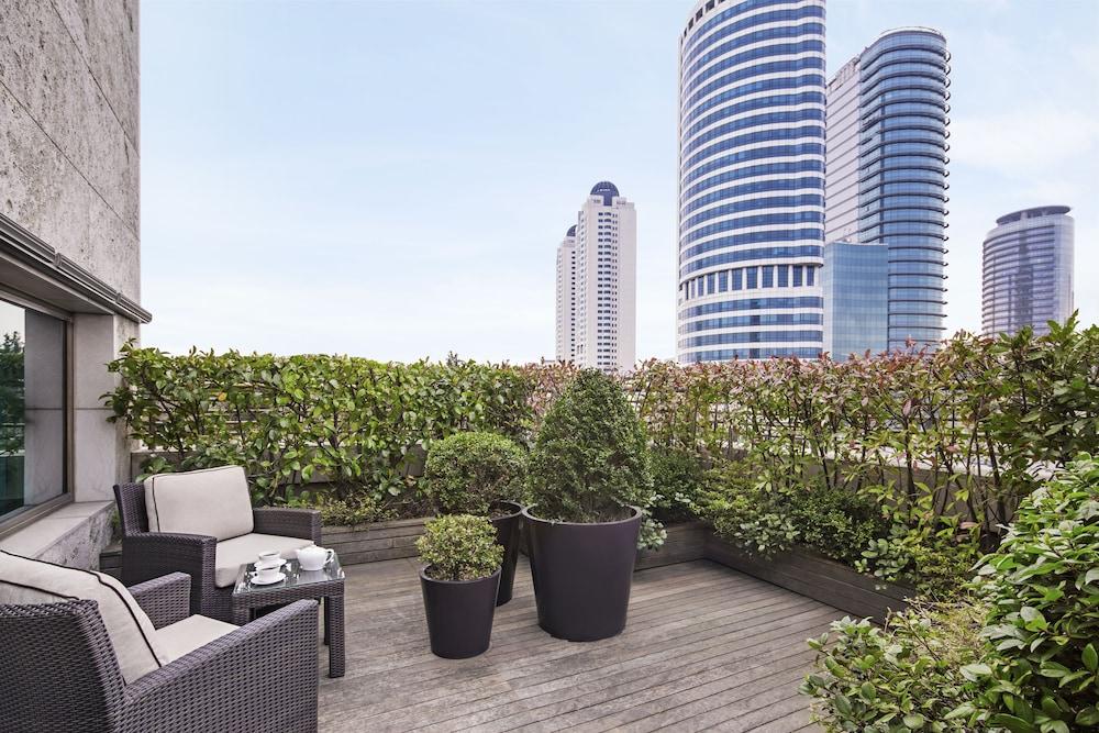 Hyatt Centric Levent Istanbul Room Type - Suite, 1 King Bed, Terrace