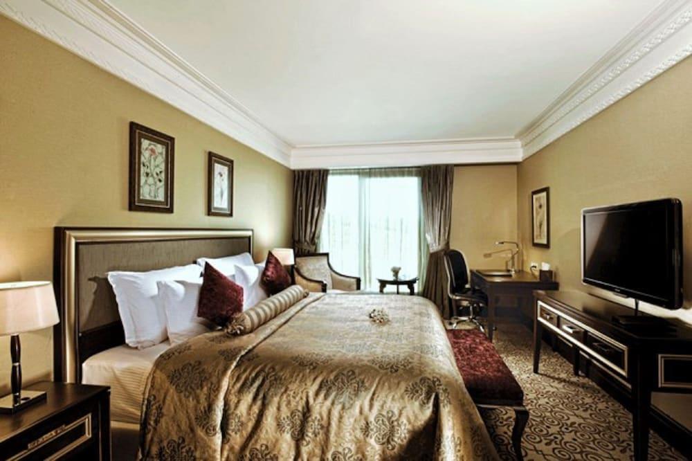 Crowne Plaza Hotel Istanbul - Asia Room Type - 1 King Bed Standard