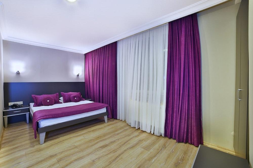 The Hera Premium Hotels Room Type - Deluxe Triple Room The Hera Premium Hotels Room Type - Deluxe Triple Room