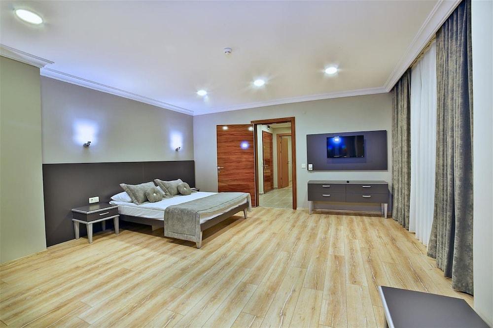 The Hera Premium Hotels Room Type - King Suite Room The Hera Premium Hotels Room Type - King Suite Room