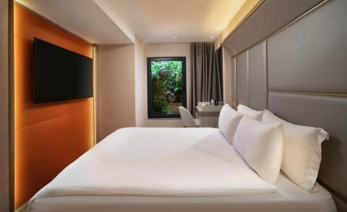 Bentley Hotel Bosphorus Room Type - Budget Double Room