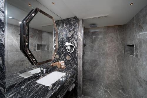 Bentley Hotel Bosphorus Room Type - Junior Suite