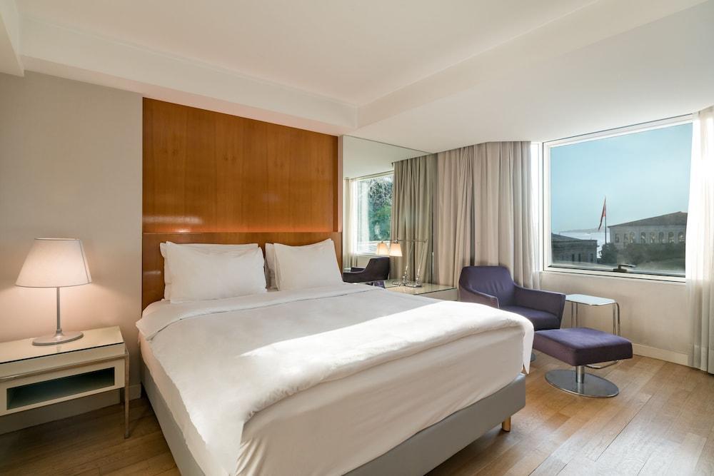 Radisson Blu Bosphorus Hotel, Istanbul Room Type - Premium Room - Sea View Radisson Blu Bosphorus Hotel, Istanbul Room Type - Premium Room - Sea View