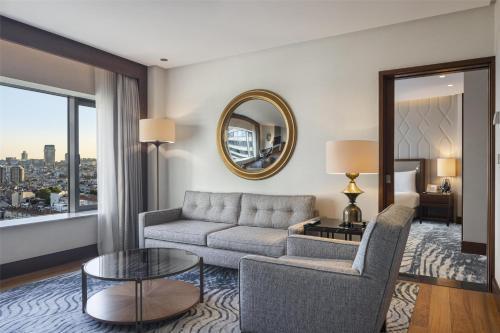 Conrad Istanbul Bosphorus Room Type - Two-Bedroom Family Suite with Bosphorus View and Lounge Access Conrad Istanbul Bosphorus Room Type - Two-Bedroom Family Suite with Bosphorus View and Lounge Access