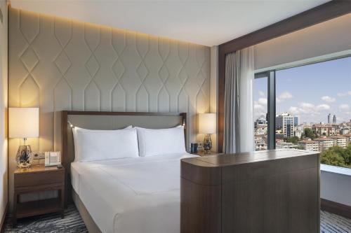 Conrad Istanbul Bosphorus Room Type - Grand Deluxe Bosphorus Suite with Lounge Access Conrad Istanbul Bosphorus Room Type - Grand Deluxe Bosphorus Suite with Lounge Access