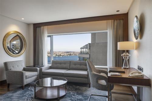 Conrad Istanbul Bosphorus Room Type - Bosphorus Suite with Lounge Access