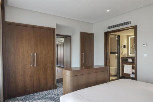Conrad Istanbul Bosphorus Room Type - Deluxe Suite with Kitchen and Lounge Access Conrad Istanbul Bosphorus Room Type - Deluxe Suite with Kitchen and Lounge Access