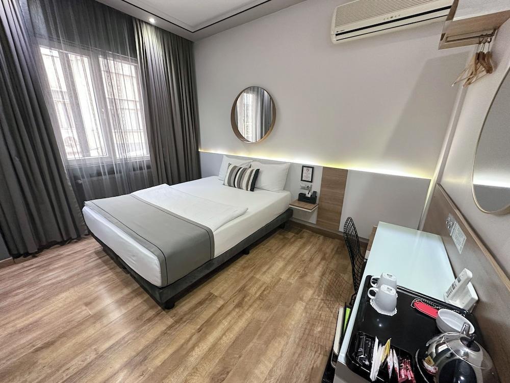 My Dora Hotel Room Type - Standard Double Room, 1 Queen Bed