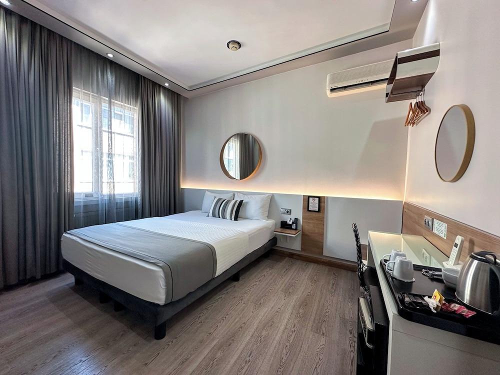 My Dora Hotel Room Type - Standard Double Room, 1 Queen Bed