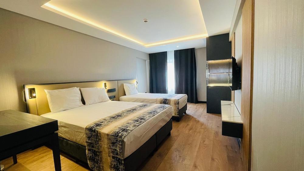 Osmanbey Fatih Hotel Room Type - Standard Triple Room