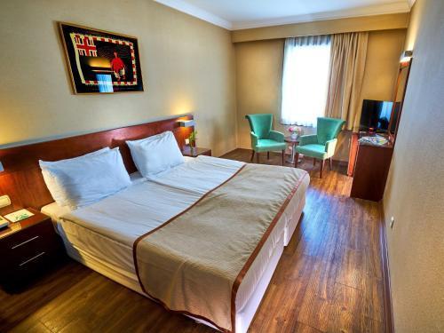 Feronya Hotel Room Type - Standard Double or Twin Room