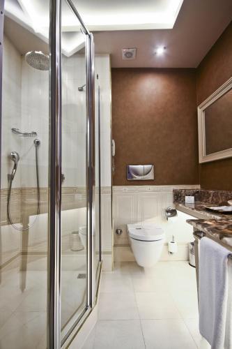 Fuat Pasa Oteli - Special Category Bosphorus Room Type - Deluxe Double Room with Sea View Fuat Pasa Oteli - Special Category Bosphorus Room Type - Deluxe Double Room with Sea View