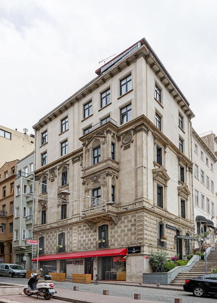 Galata Antique Hotel - Special Class - Tap to explore photos
