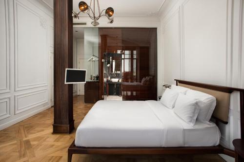 Georges Hotel Galata - Tap to explore photos