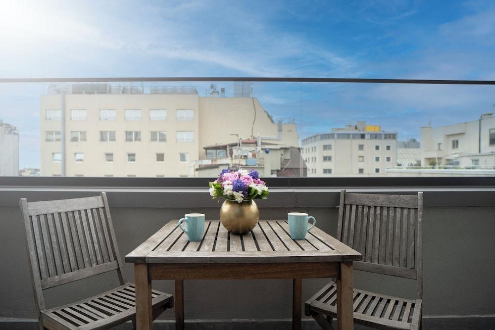 Arts Hotel Taksim Room Type - Superior Room