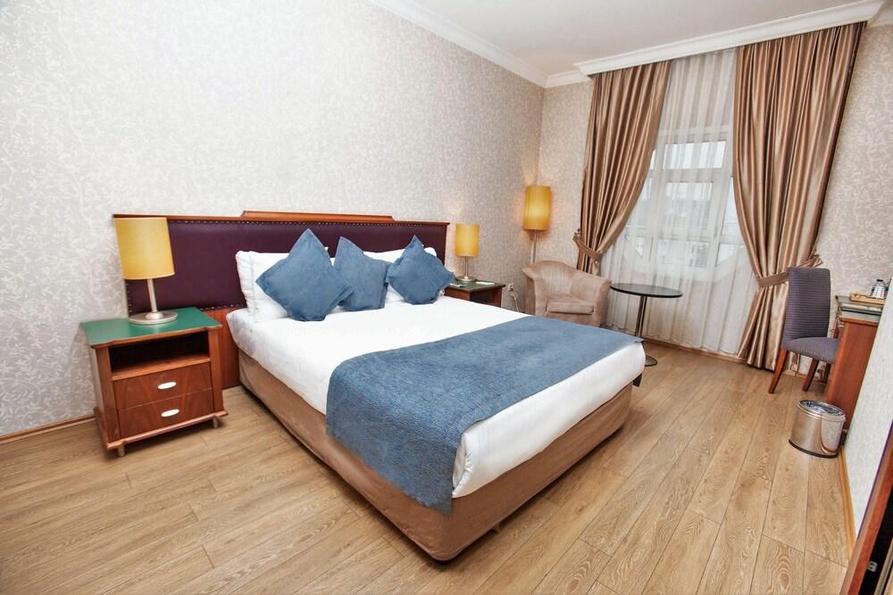 The Green Park Merter Room Type - Standard Double Room