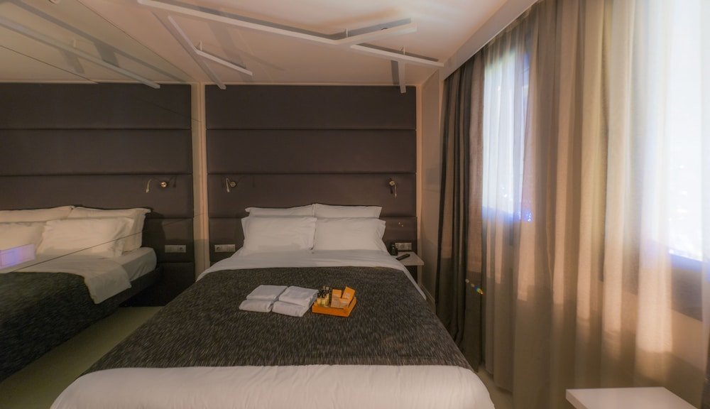 The Purl Boutique Hotel - Tap to explore photos