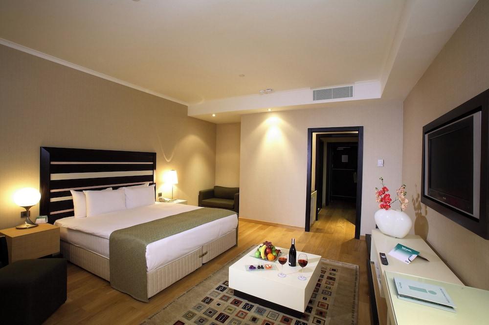 ADM Grand Hotel Room Type - Junior Suite