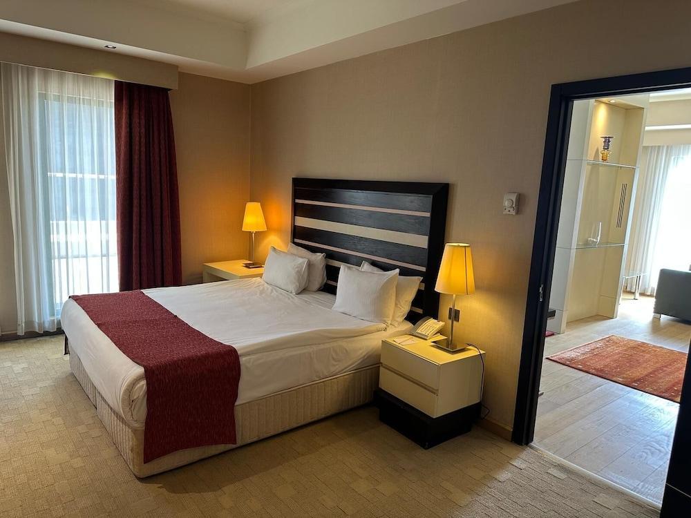 ADM Grand Hotel Room Type - Superior Suit