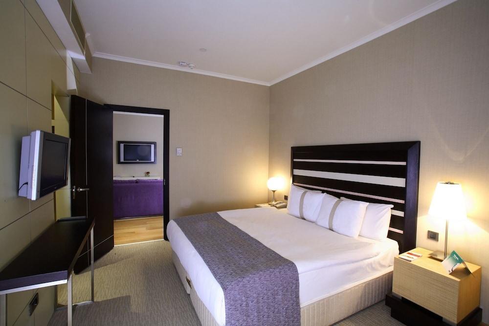 ADM Grand Hotel Room Type - Senior Suite
