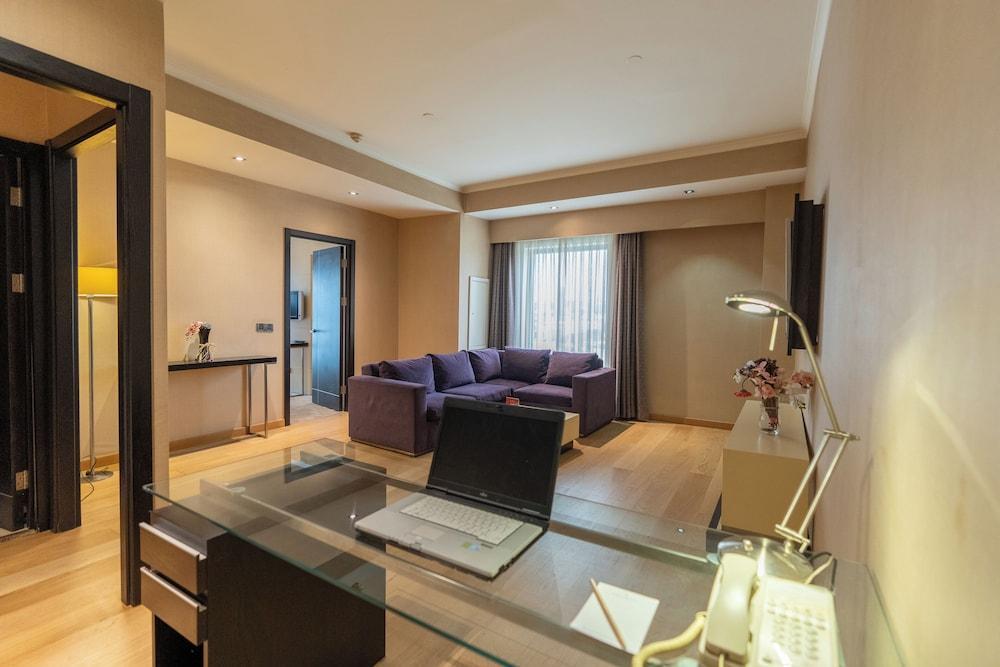 ADM Grand Hotel Room Type - Senior Suite