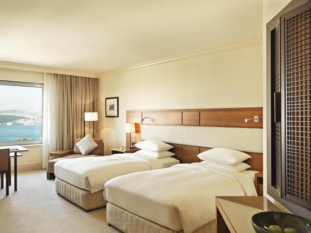 Grand Hyatt Istanbul Room Type - Room, 2 Twin Beds, Sea View (Bosphorus View, Club Access)