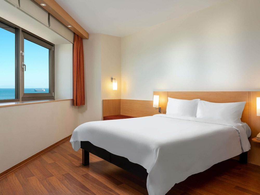 Ibis Istanbul Zeytinburnu Room Type - SEA VIEW PREMIUM ROOM WITH 1 DOUBLE BED