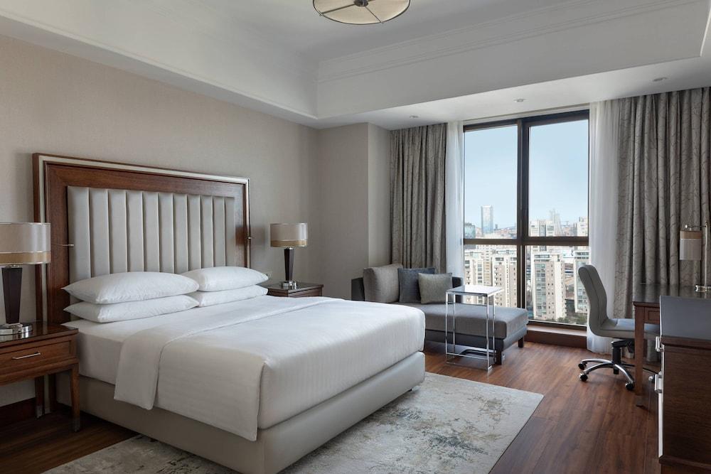 Istanbul Marriott Hotel Asia Room Type - Executive Suite, 1 King Bed, City View