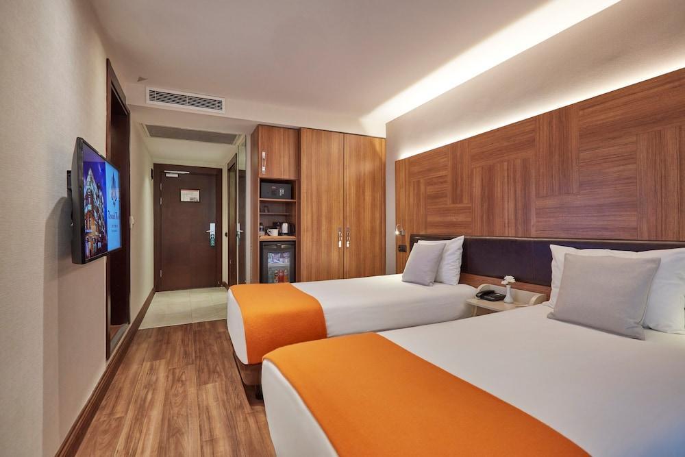 Konak Hotel Taksim - Tap to explore photos