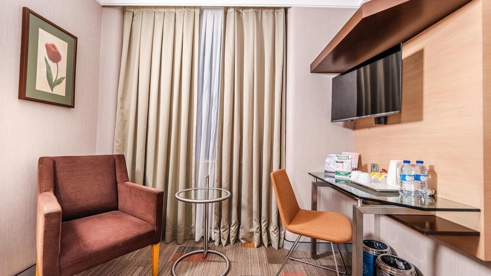 Lamartine Hotel - Tap to explore photos