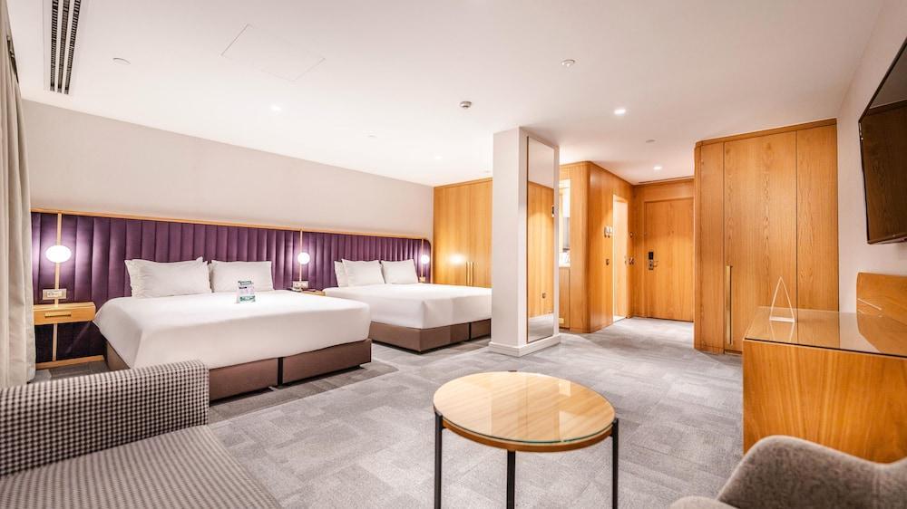 Lamartine Hotel Room Type - Junior Room, Multiple Beds
