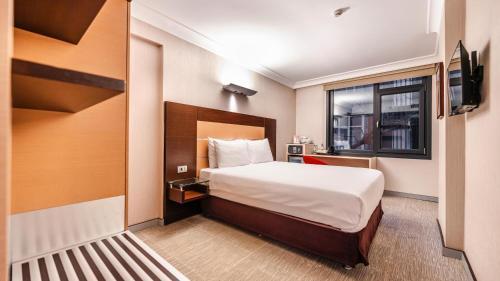 Lamartine Hotel Room Type - Standard Double Room