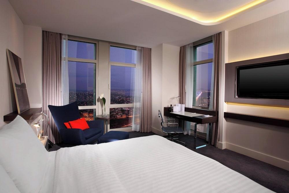 Le Meridien Istanbul Etiler Room Type - Deluxe Guest room, 1 King, Bosphorus view