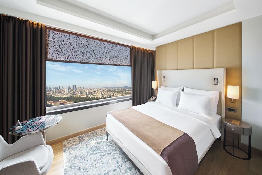 The Marmara Taksim Room Type - Club Corner City View, Lounge Access