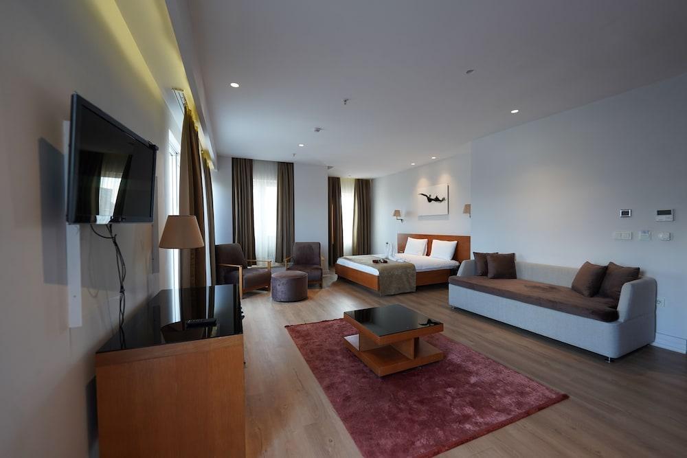 Misafir Suites 8 Istanbul - Special Class Room Type - King Suite with Balcony