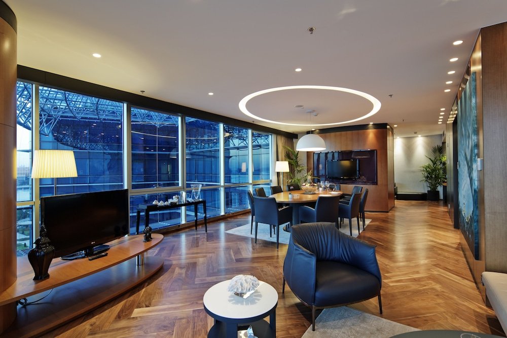 DoubleTree by Hilton Istanbul - Moda - Tap to explore photos