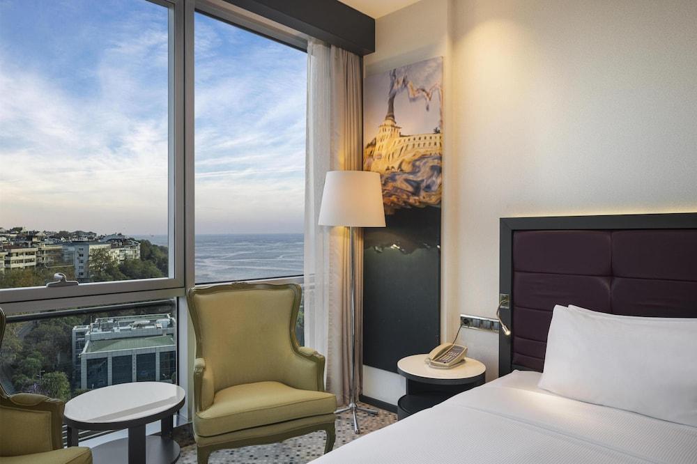 DoubleTree by Hilton Istanbul - Moda Room Type - KING DLX W PARTIAL SEAVIEW