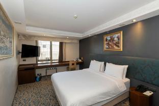 Pera Tulip Hotel & SPA Room Type - Superior Double or Twin Room Pera Tulip Hotel & SPA Room Type - Superior Double or Twin Room