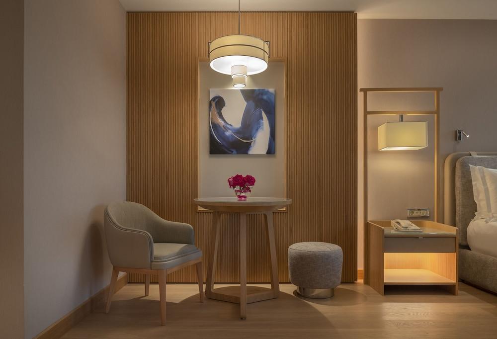 Mercure Istanbul The Plaza Bosphorus - Tap to explore photos