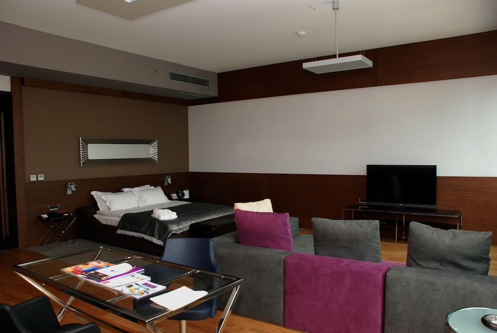 Point Hotel Barbaros Istanbul 1 7 9 4 7 6 3 Price Address Reviews