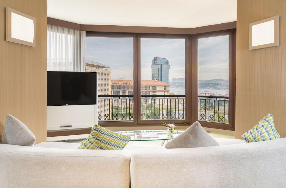 Point Hotel Taksim Istanbul Room Type - Executive Senior Suite with Lounge Access