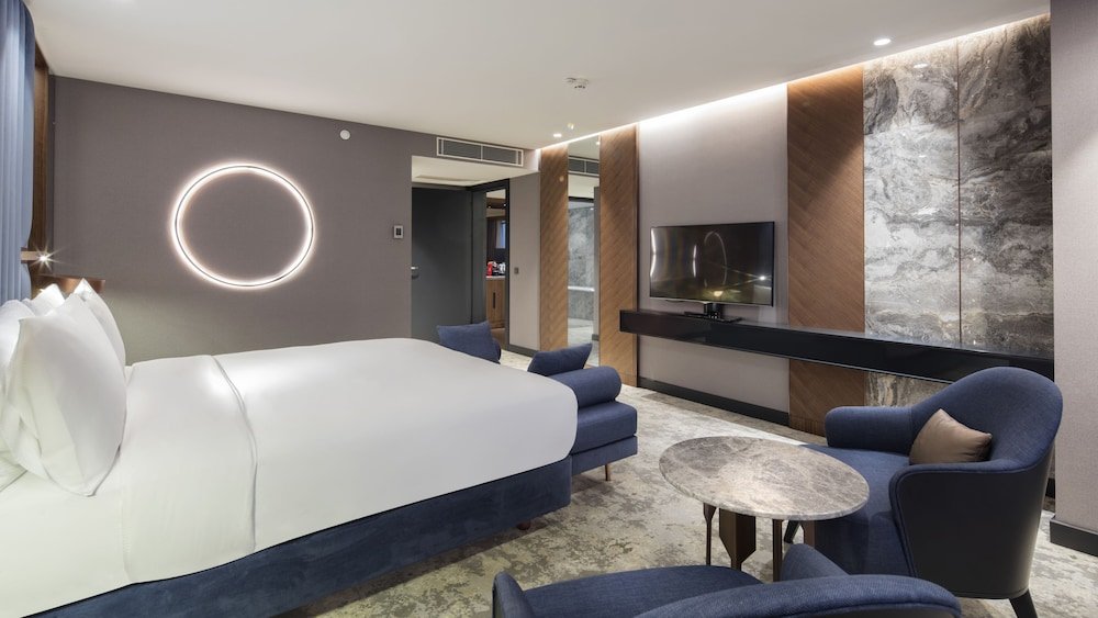 Hilton Istanbul Maslak - Tap to explore photos