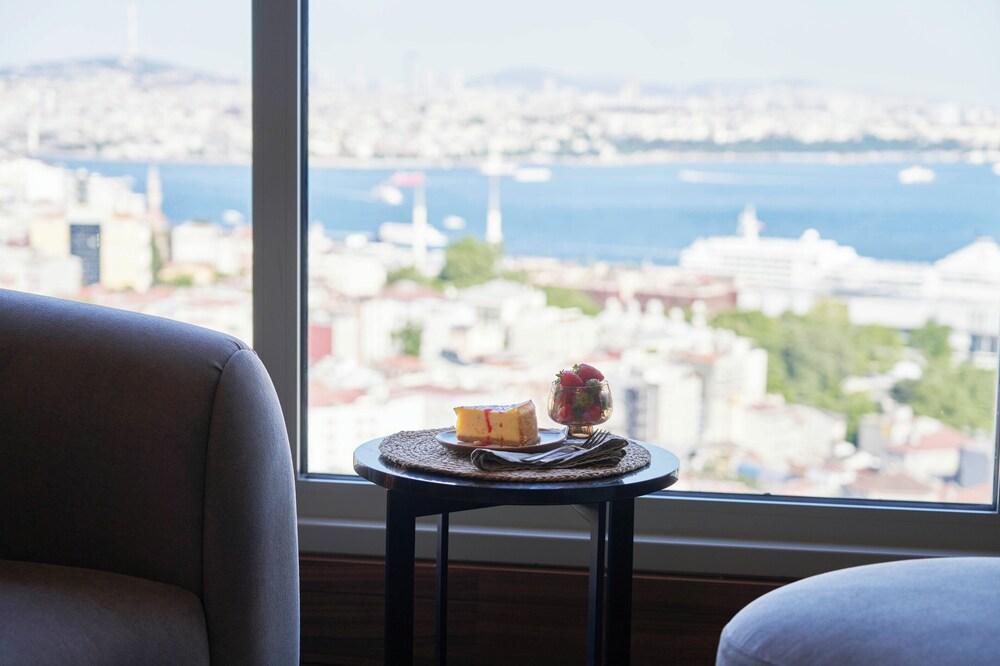 Richmond Hotel Istanbul Room Type - BOSPHORUS SUITE