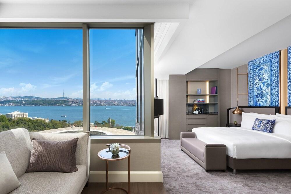 The Ritz-Carlton, Istanbul Room Type - Premium Room, 1 King Bed, Smoking (View)